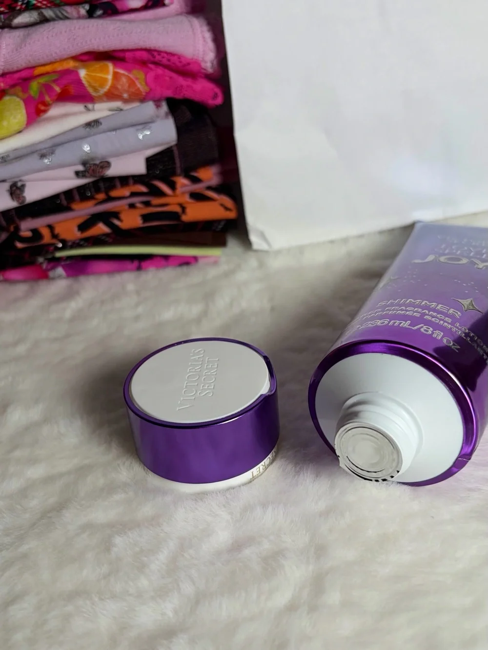 Victoria’s Secret - LOVE SPELL JOY Shimmer Fragrance Lotion